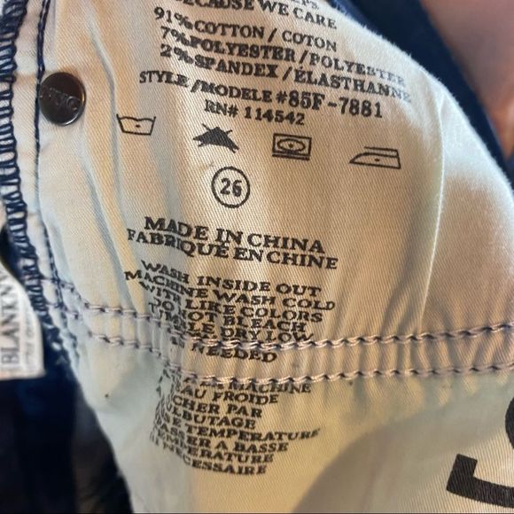 Blank NYC Paint Splatter High waisted cut off shorts NWT - Picture 8 of 8